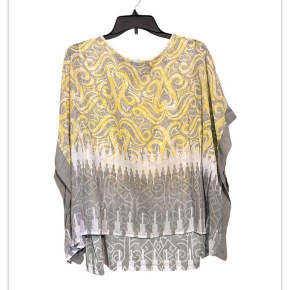 Women's Gray
Yellow White 2 Layer Dolman
Short Sleeve Top size 1X - Picture 2 of 4